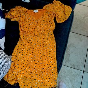 Small sienna sky dress yellow floral dress off the shoulder. Beautiful